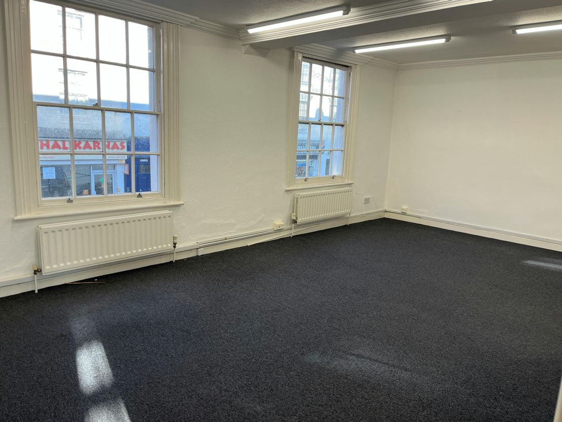 First Floor Offices, 52-54 Regent Street, Leamington Spa, CV32 5EG