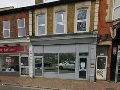 Property Image for First Floor, 57 Lynchford Road, Farnborough, GU14 6EJ