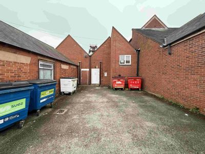 Property Image for 26 High Street, Uttoxeter, ST14 7HT