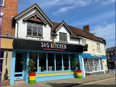 Property Image for 58 Kingsbury Aylesbury Buckinghamshire HP20 2JE