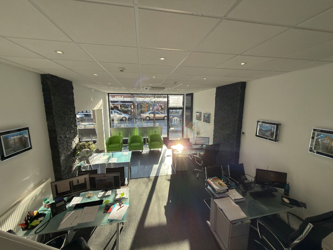 69 Commercial Way, Woking, GU21 6HN