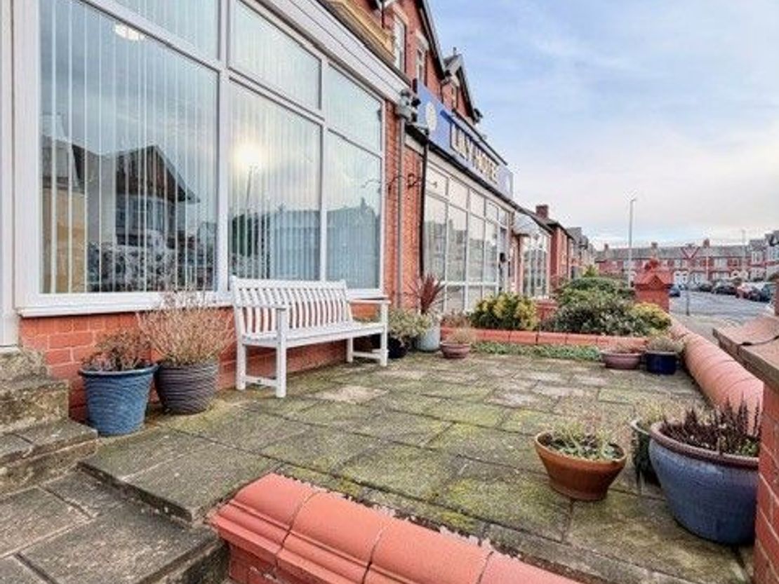 Westcliffe Hotel 46 King Edward Avenue, Blackpool, FY2