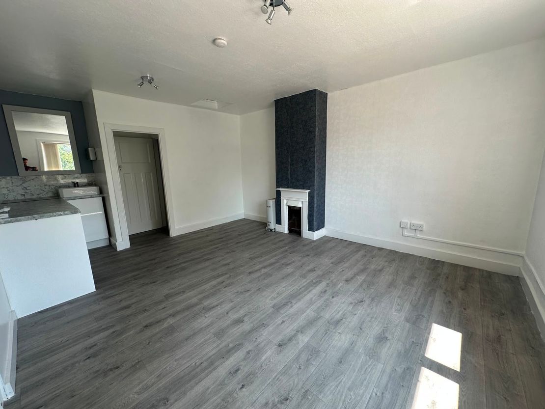 375 Bitterne Road, Bitterne Village, Southampton, Hampshire, SO18 5RR