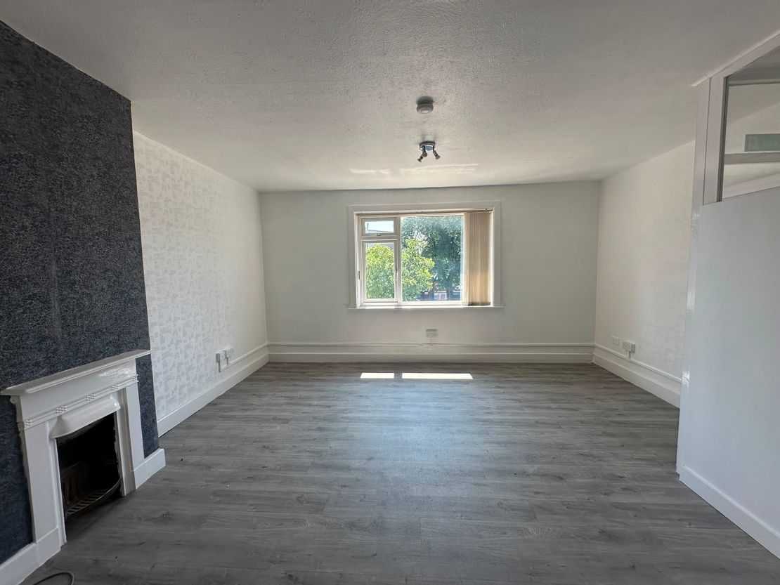 375 Bitterne Road, Bitterne Village, Southampton, Hampshire, SO18 5RR