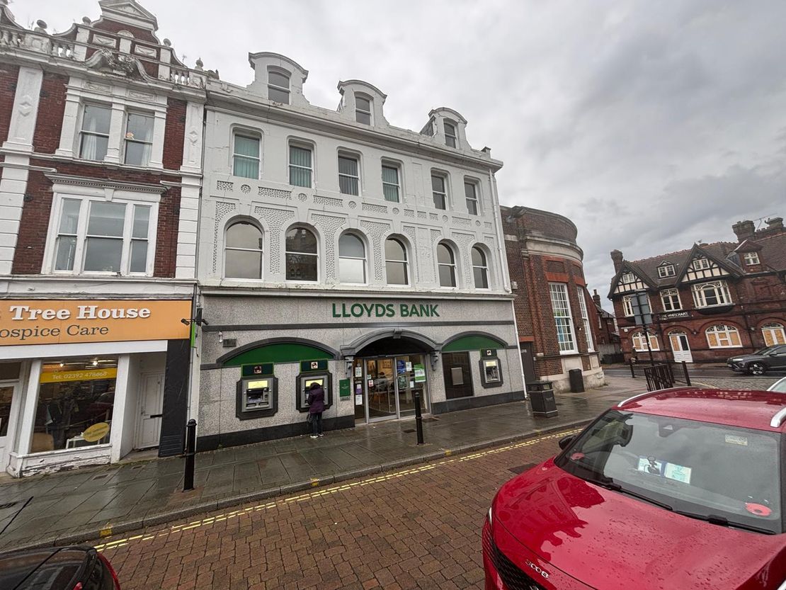 4 West Street, Havant, Hampshire, PO9 1PE