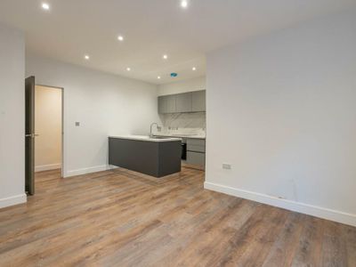 Property Image for 17 High Street High Wycombe Buckinghamshire HP11 2BE