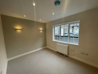 Property Image for 17 High Street High Wycombe Buckinghamshire HP11 2BE