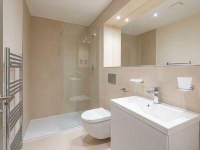 Property Image for 17 High Street High Wycombe Buckinghamshire HP11 2BE