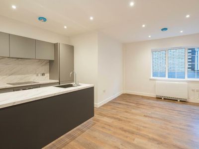 Property Image for 17 High Street High Wycombe Buckinghamshire HP11 2BE