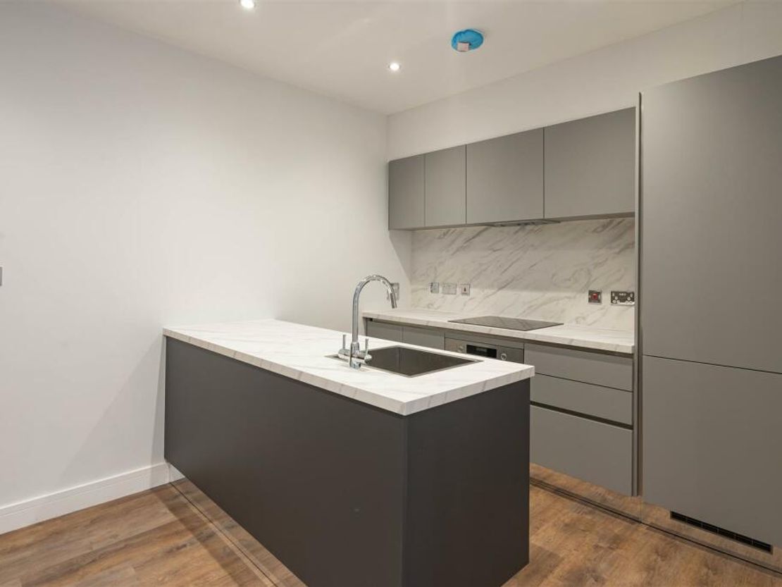 17 High Street High Wycombe Buckinghamshire HP11 2BE