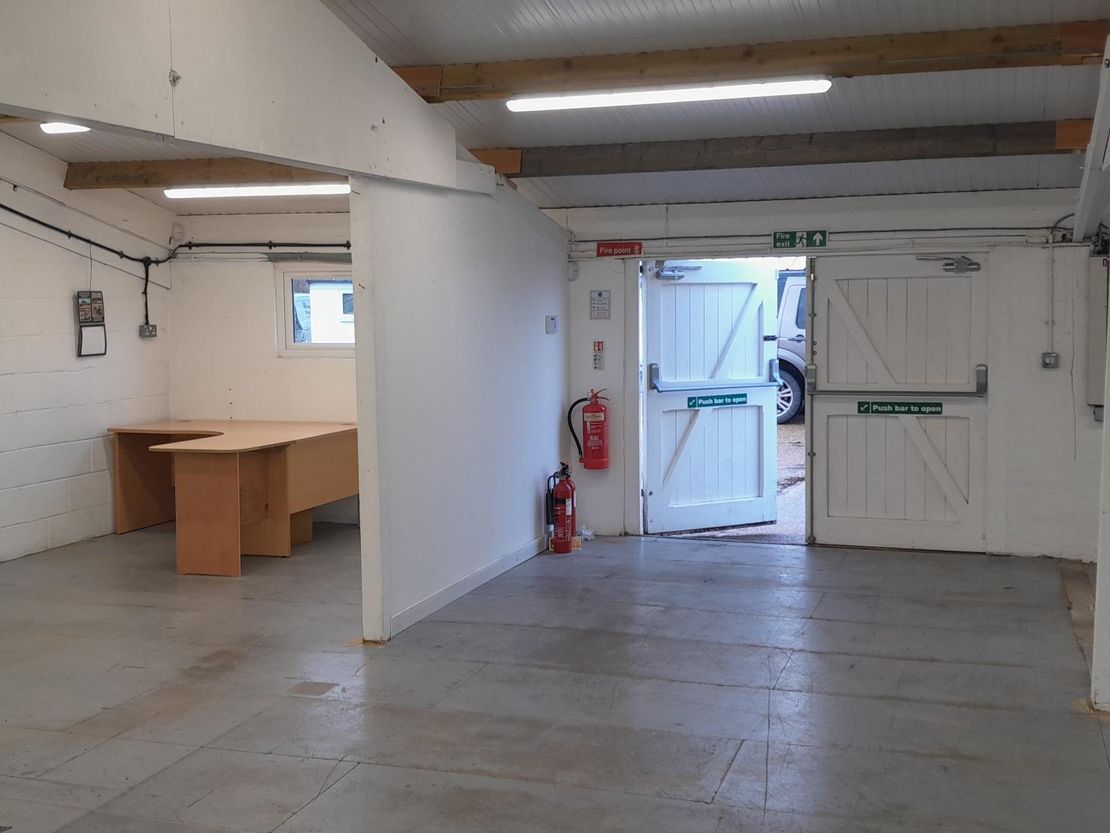 Unit 8-9 Old Surrenden Manor, Bethersden, Ashford, Kent, TN26 3DL