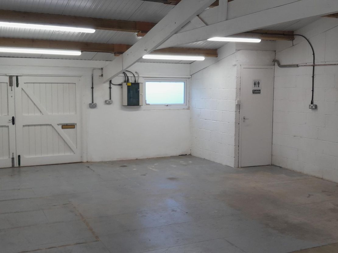 Unit 8-9 Old Surrenden Manor, Bethersden, Ashford, Kent, TN26 3DL