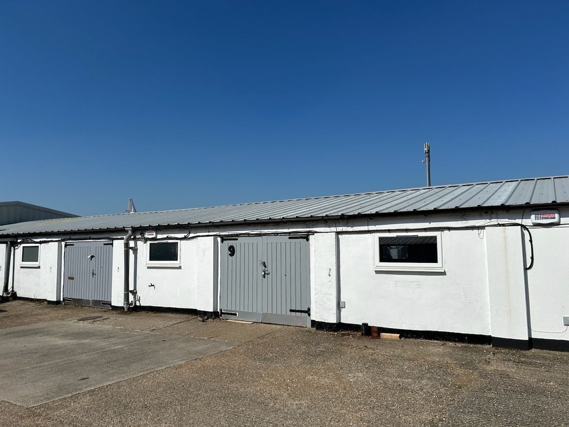 Unit 8-9 Old Surrenden Manor, Bethersden, Ashford, Kent, TN26 3DL