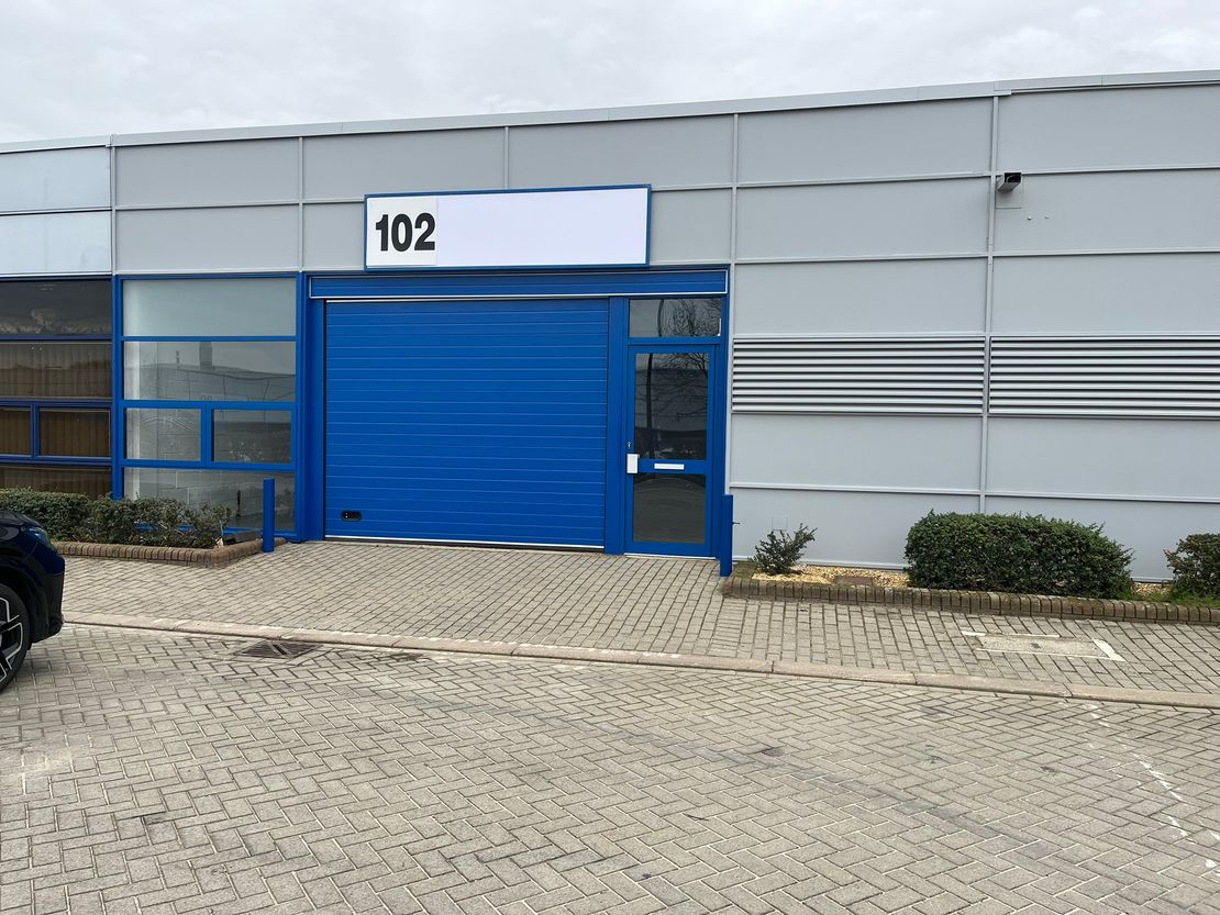 102 Tanners Drive, Blakelands, Milton Keynes, Buckinghamshire, MK14 5BP