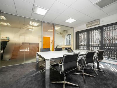 Property Image for Ground Floor, 77 Maygrove Road, West Hampstead, London, NW6 2EG