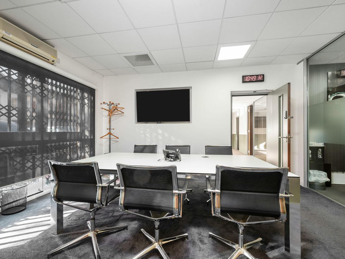 Ground Floor, 77 Maygrove Road, West Hampstead, London, NW6 2EG