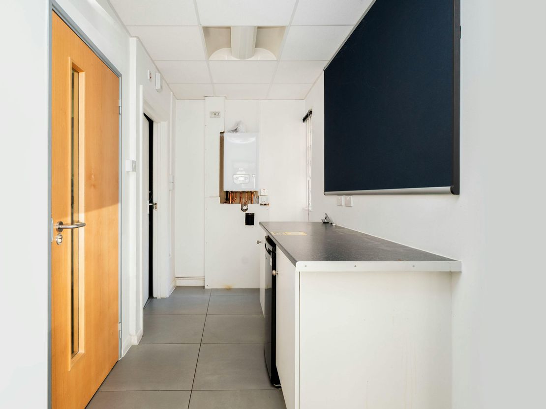 Ground Floor, 77 Maygrove Road, West Hampstead, London, NW6 2EG