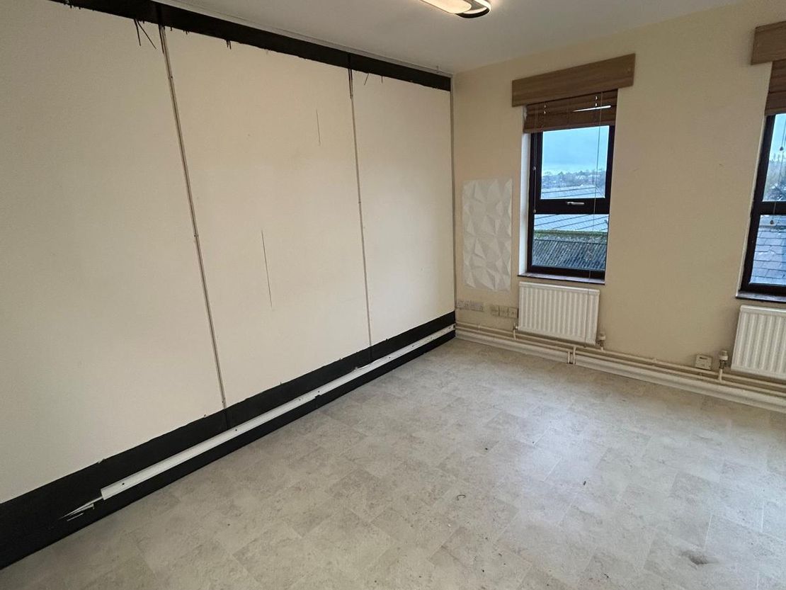 First Floor Rear, 7 High Street, Lutterworth, Leicestershire, LE17 4AD