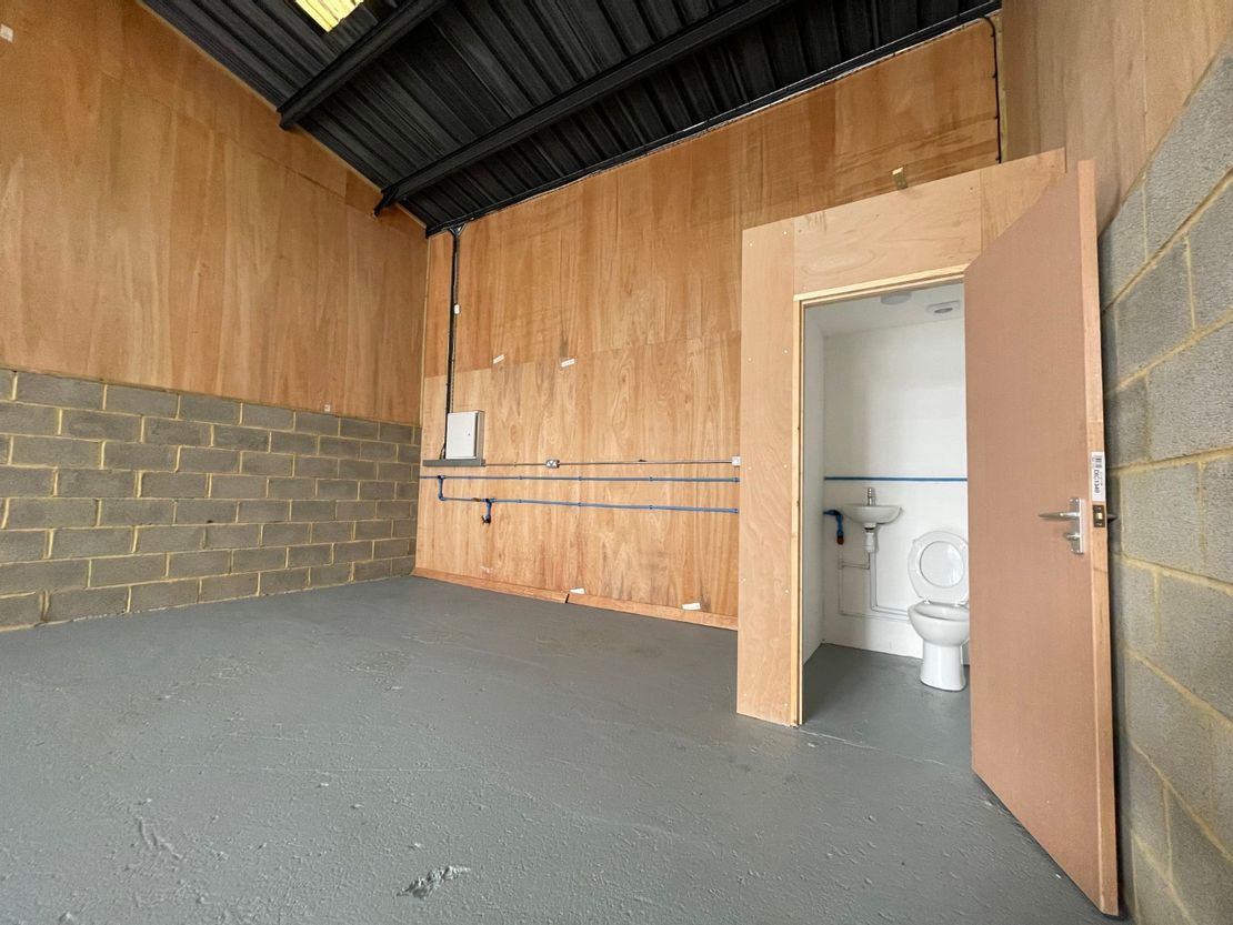 Unit 1, Notus Industrial Estate, Chart Road, Ashford, Great Chart, Kent, TN23 3DR