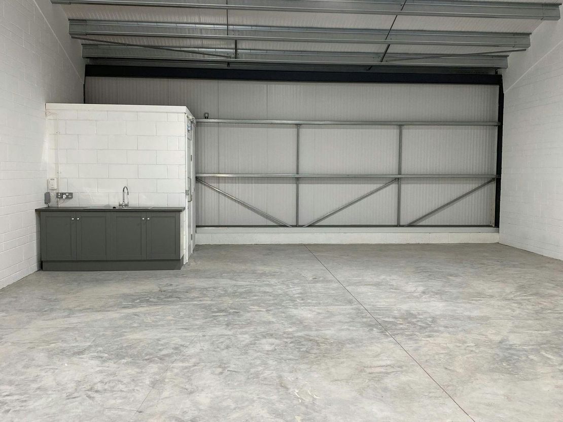 Unit 2 New Barn, Manor Farm Yard, Upton Grey, Basingstoke, RG25 2RQ