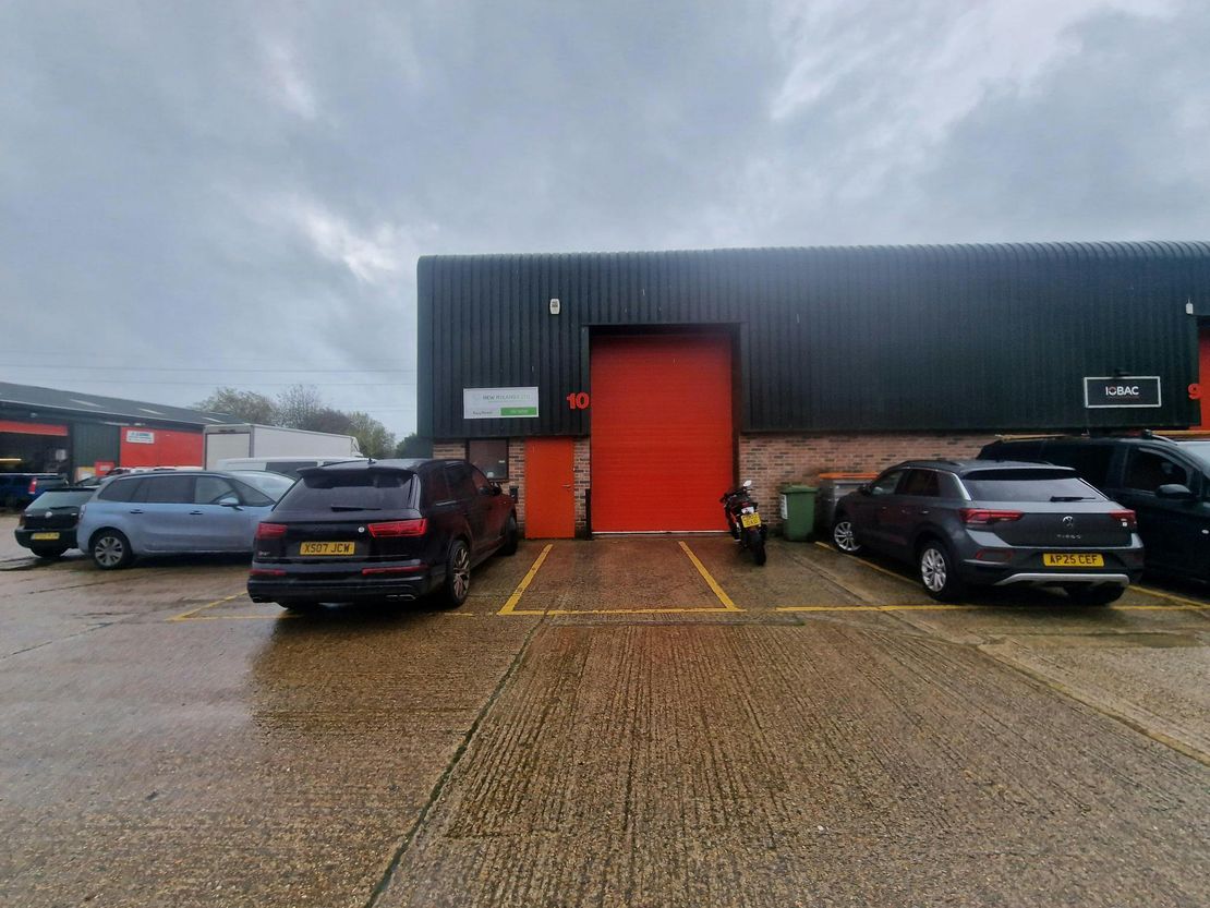 Unit 10 Berry Court Farm, Tadley, RG26 5AT