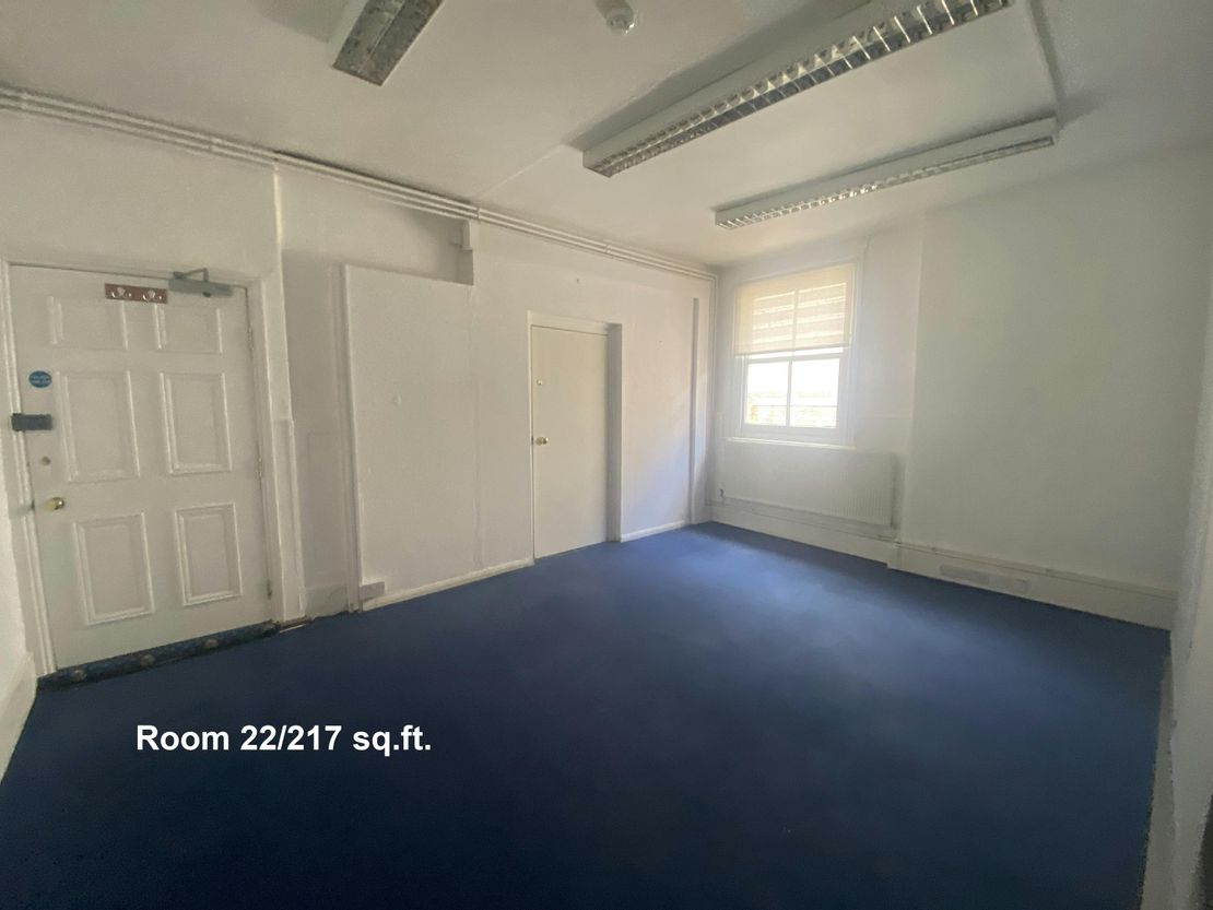 Lyndum House 12-14 High Street, Petersfield, GU32 3JG