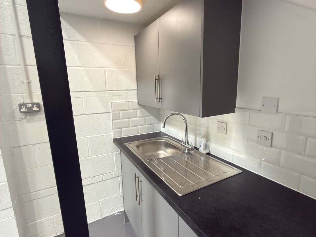 4 Neptune Business Estate, Neptune Close, Medway City Estate, Rochester, Kent, ME2 4LT