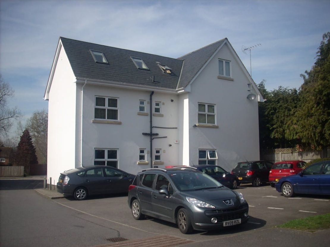 1 Hartdene House, Bridge Road, Bagshot, GU19 5AT