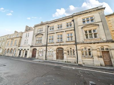 Property Image for 18-19 Market Place, Chipping Norton, Oxfordshire, OX7 5NA