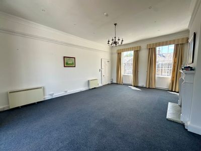 Property Image for 8, Manchester House, 113 Northgate Street, Bury St Edmunds, Suffolk, IP33 1HP