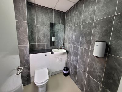 Property Image for 6 Ridge House, Festival Park, Ridge House Drive, Stoke-On-Trent, Staffordshire, ST1 5SJ