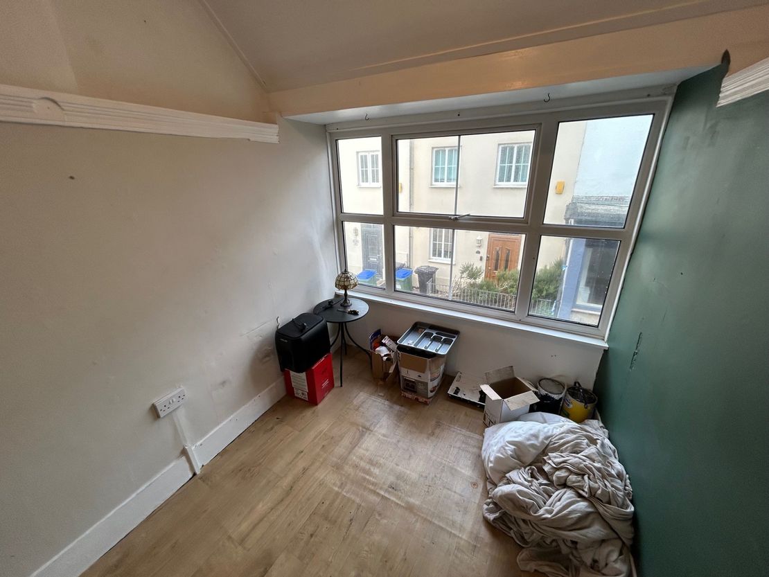 6 High Street, Seaford, East Sussex, BN25 1PE