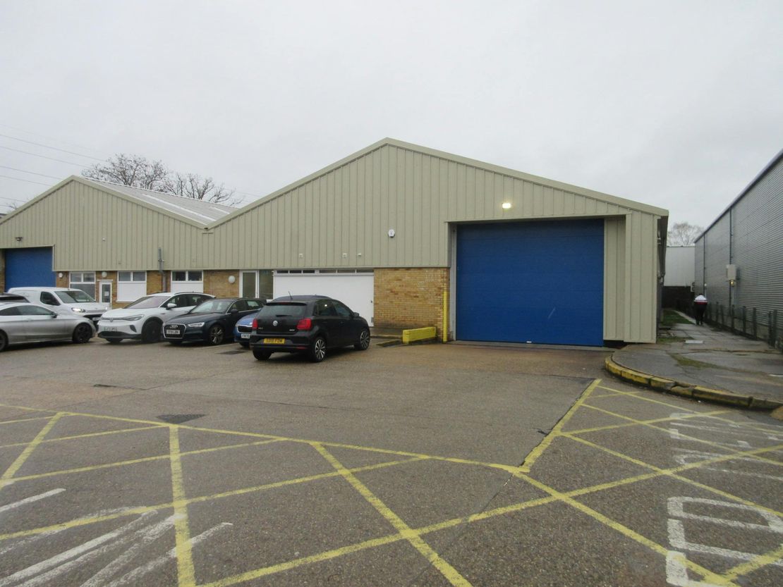 Unit 1A, 111 Chertsey Road, Byfleet, KT14 7AX