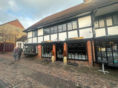 Property Image for 17 Lion & Lamb Yard, Farnham, GU9 7LL