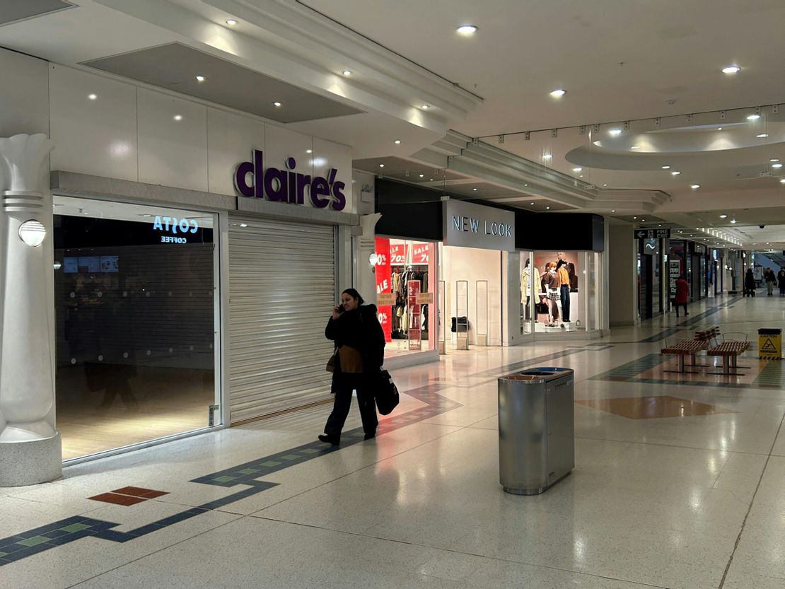 31 Peacocks Shopping Centre, Woking, GU21 6GH