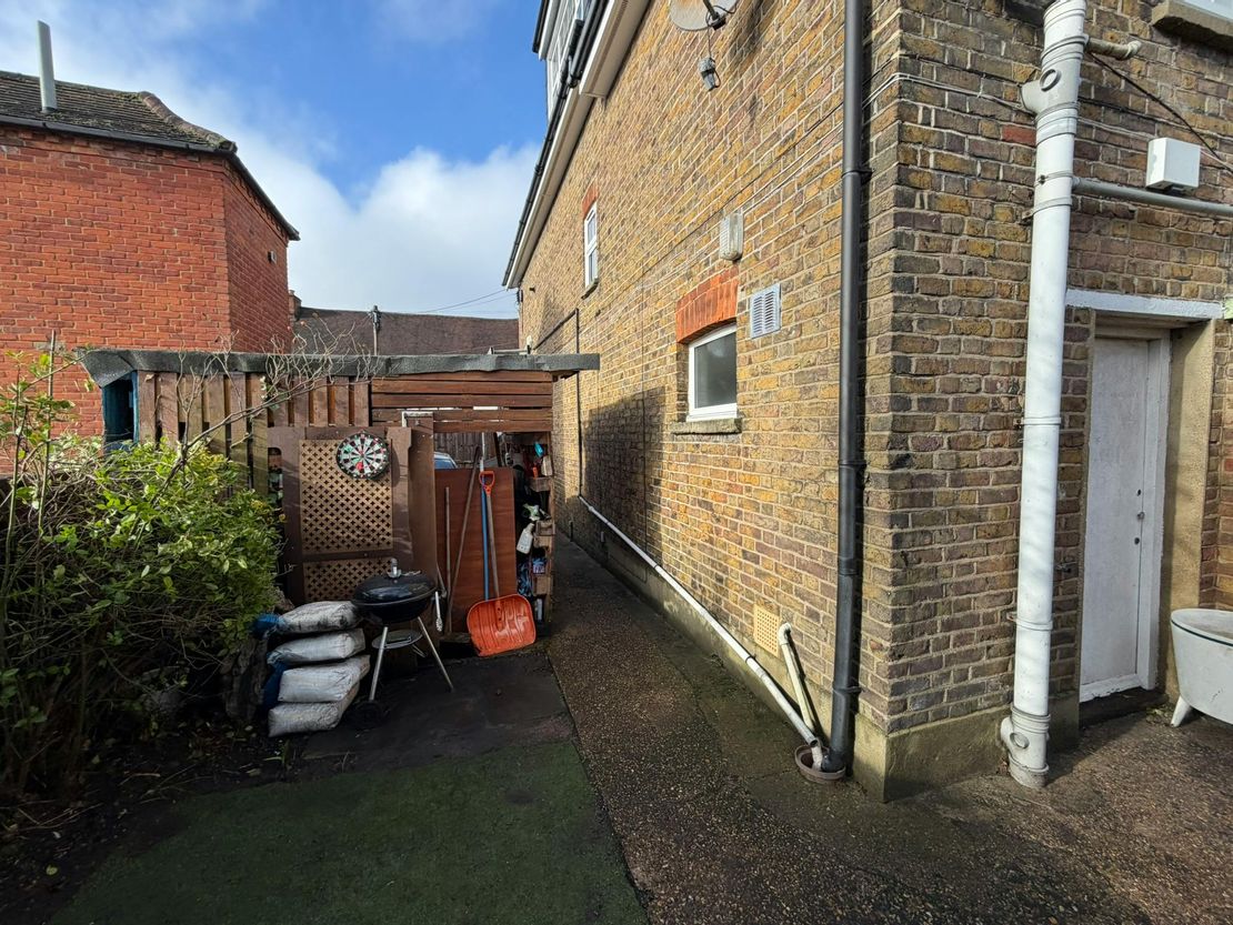 4 & 4a High Street, Burnham, SL1 7JH
