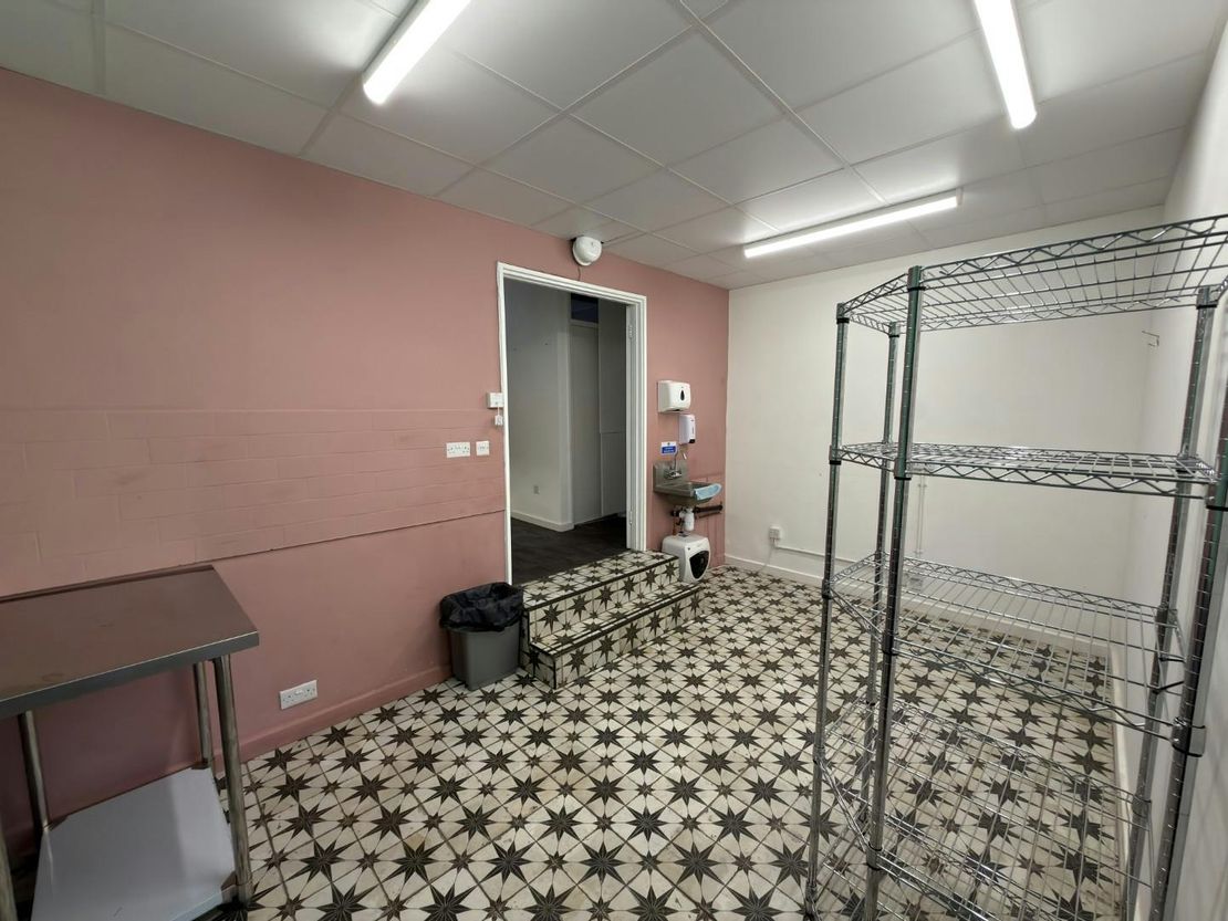 3 The Broadway, Hatfield, AL9 5BG