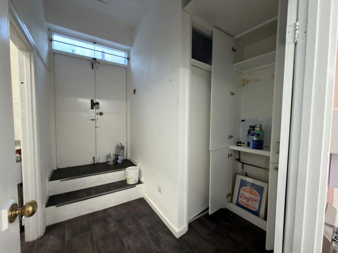 3 The Broadway, Hatfield, AL9 5BG