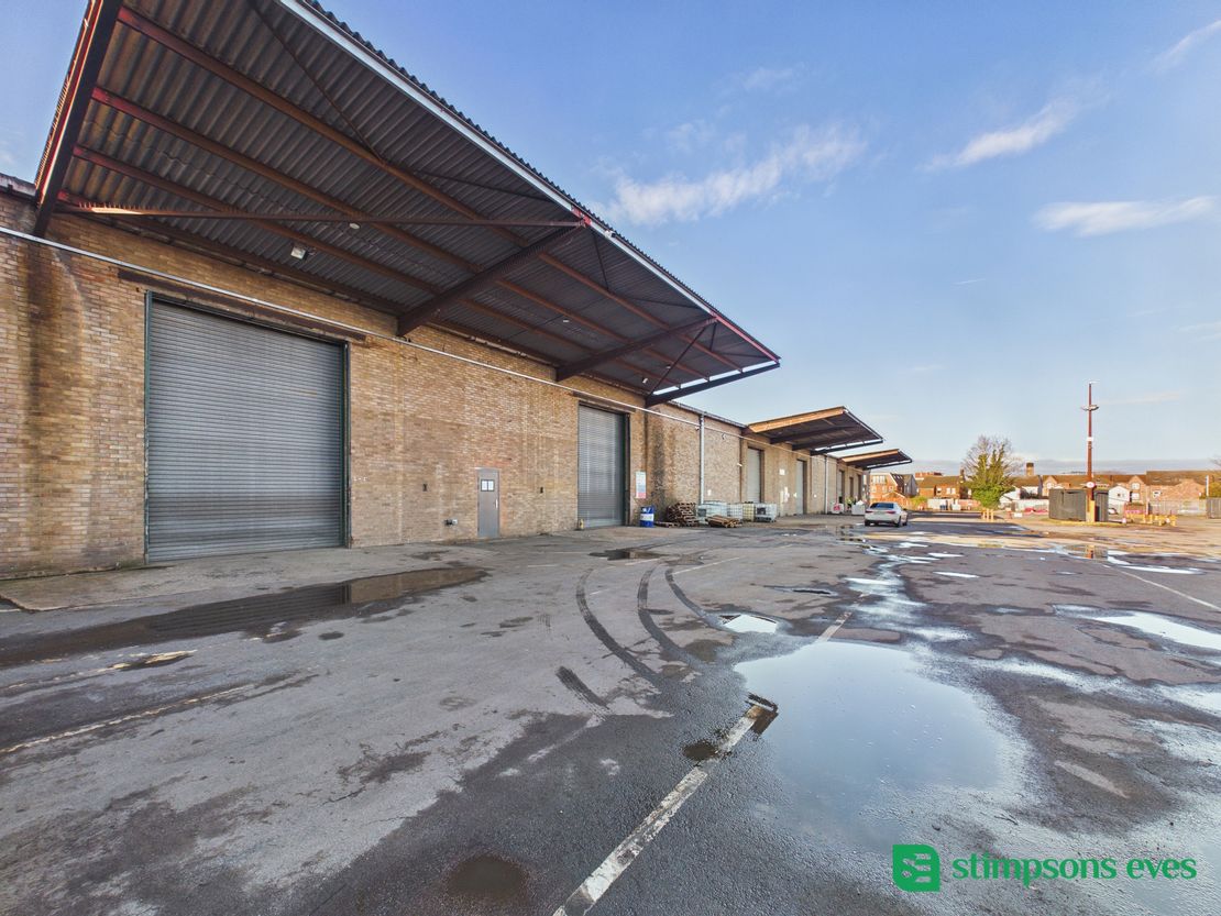 Unit 2, Ampthill Industrial Estate, Ampthill Road, Bedford, Bedfordshire, MK42 9JJ