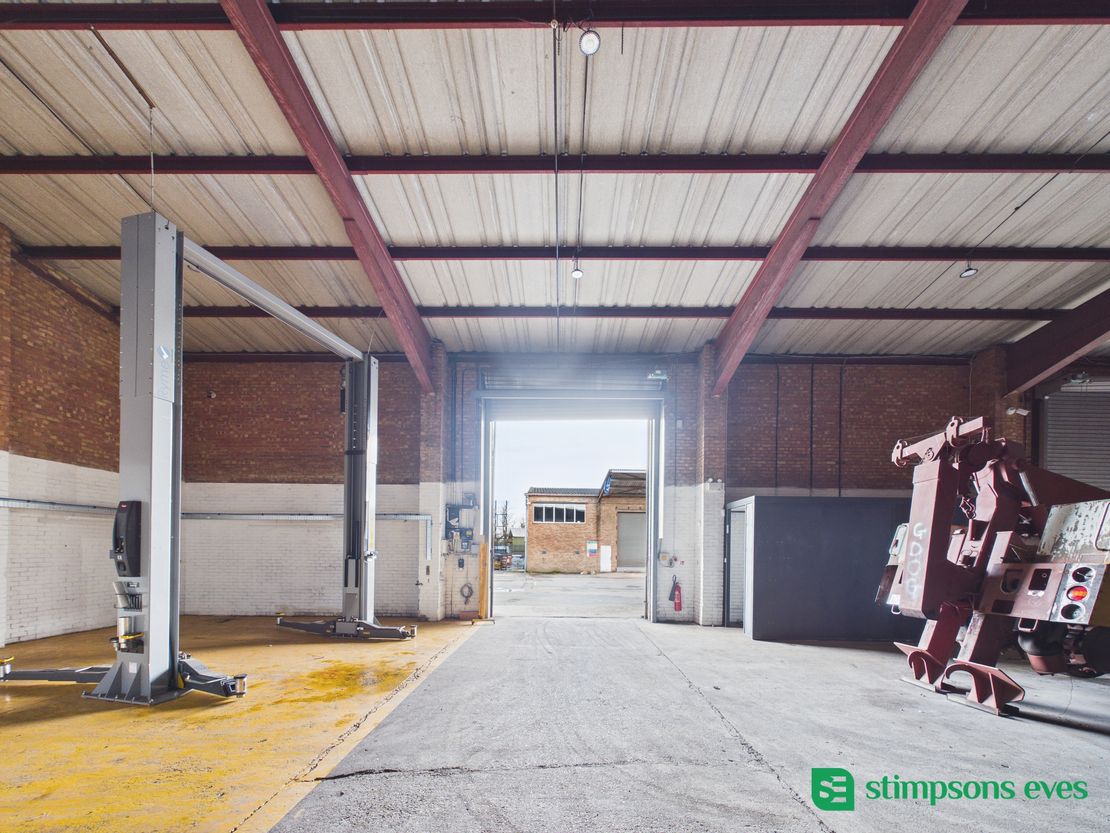 Unit 2, Ampthill Industrial Estate, Ampthill Road, Bedford, Bedfordshire, MK42 9JJ