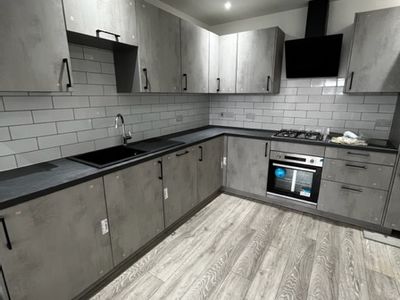 Property Image for 42-44 West Street, Dunstable, Bedfordshire, LU6 1TA
