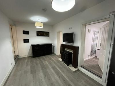 Property Image for 52 London Road, Apsley, HP3 9SB