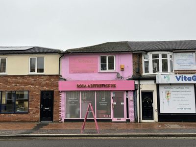 Property Image for 52 London Road, Apsley, HP3 9SB