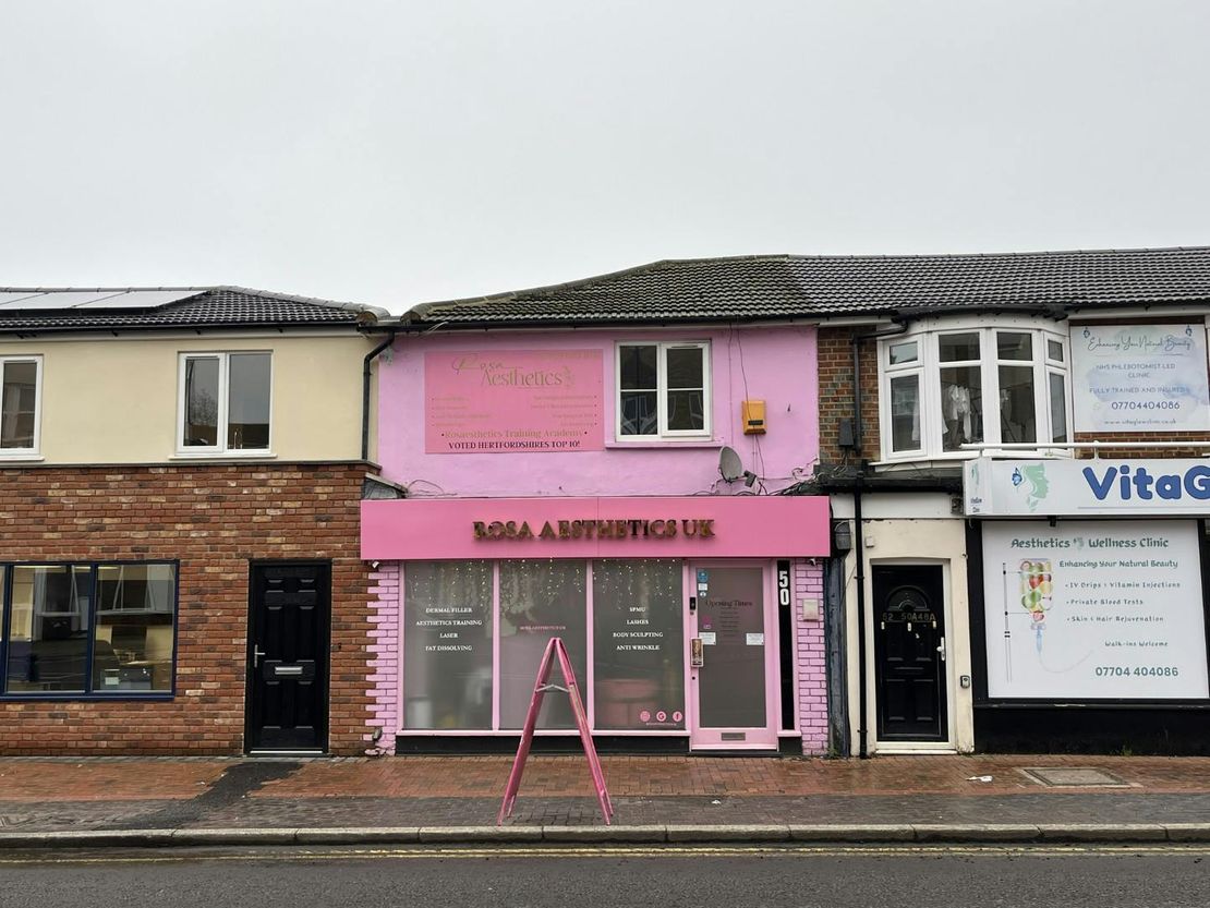 52 London Road, Apsley, HP3 9SB
