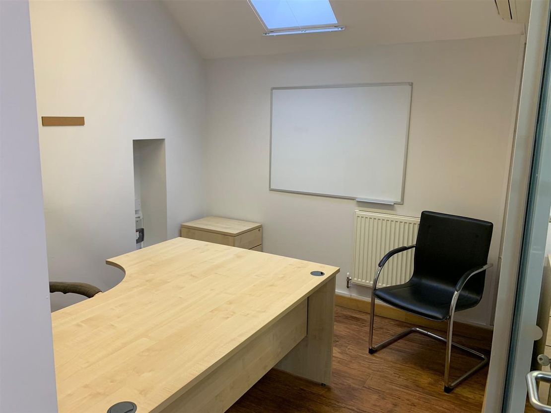 First Floor 4 Knights Yard, Gaol Street, Oakham LE15 6AQ