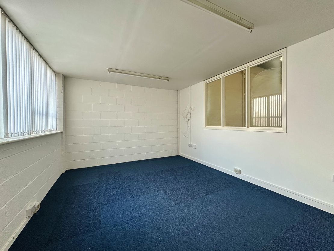 Unit 10f Britannia Estate, Leagrave Road, Luton, LU3 1RJ