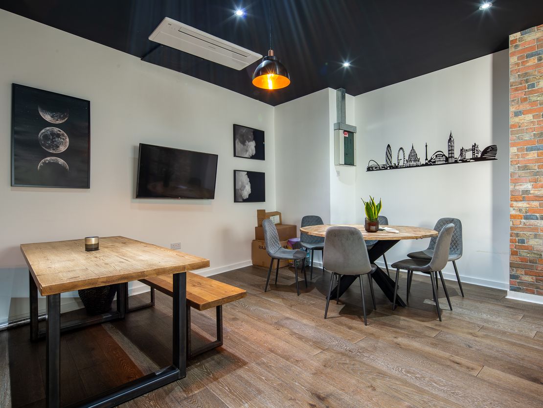 Balfour House, First Floor Suites 110/111, 741 High Road, North Finchley, London, N12 0BP