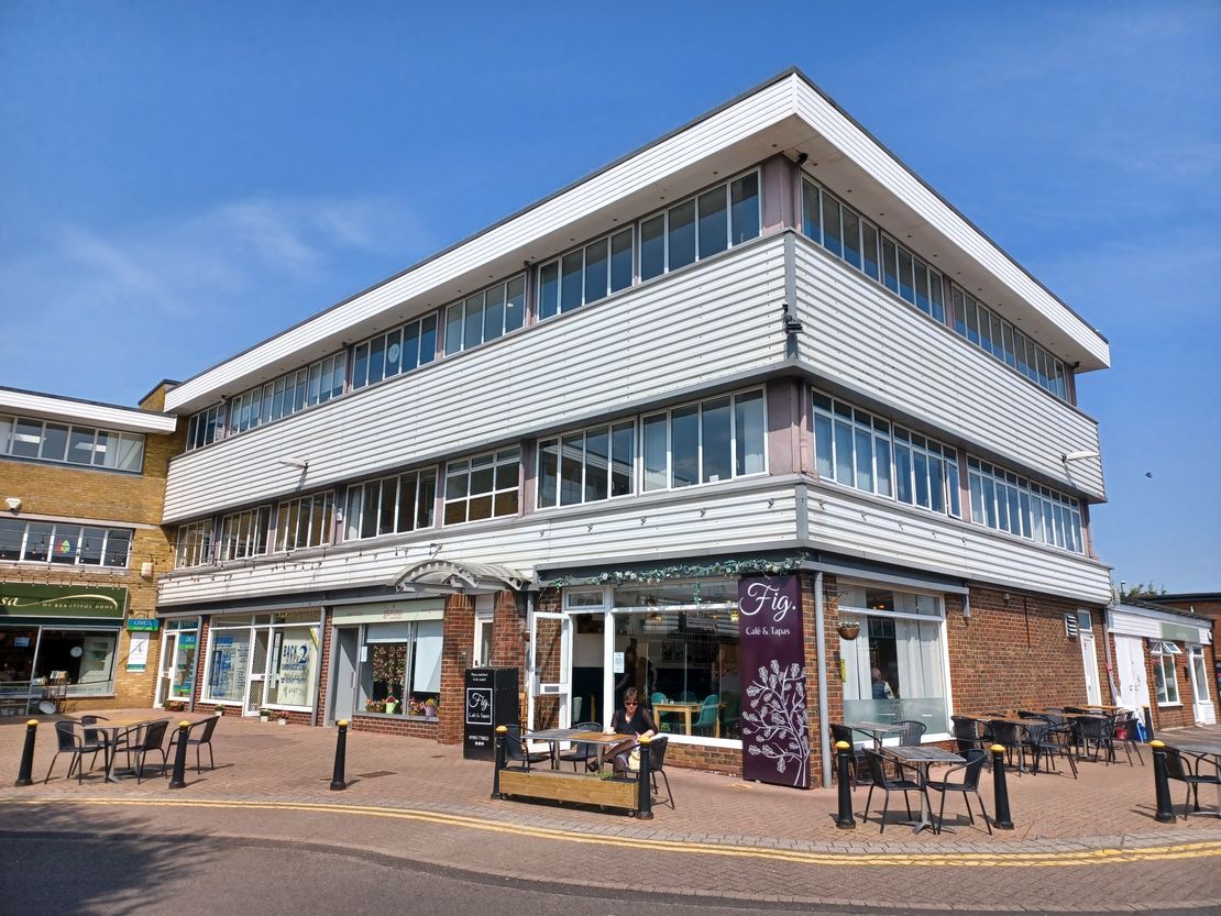 8 Churchill Court, The Street, Rustington, BN16 3DJ