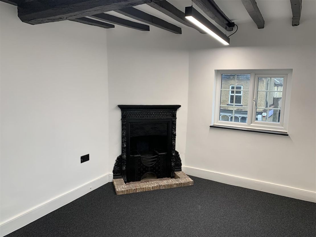 A range of serviced offices To Let - 28a Market Place, Kegworth DE74 2EE