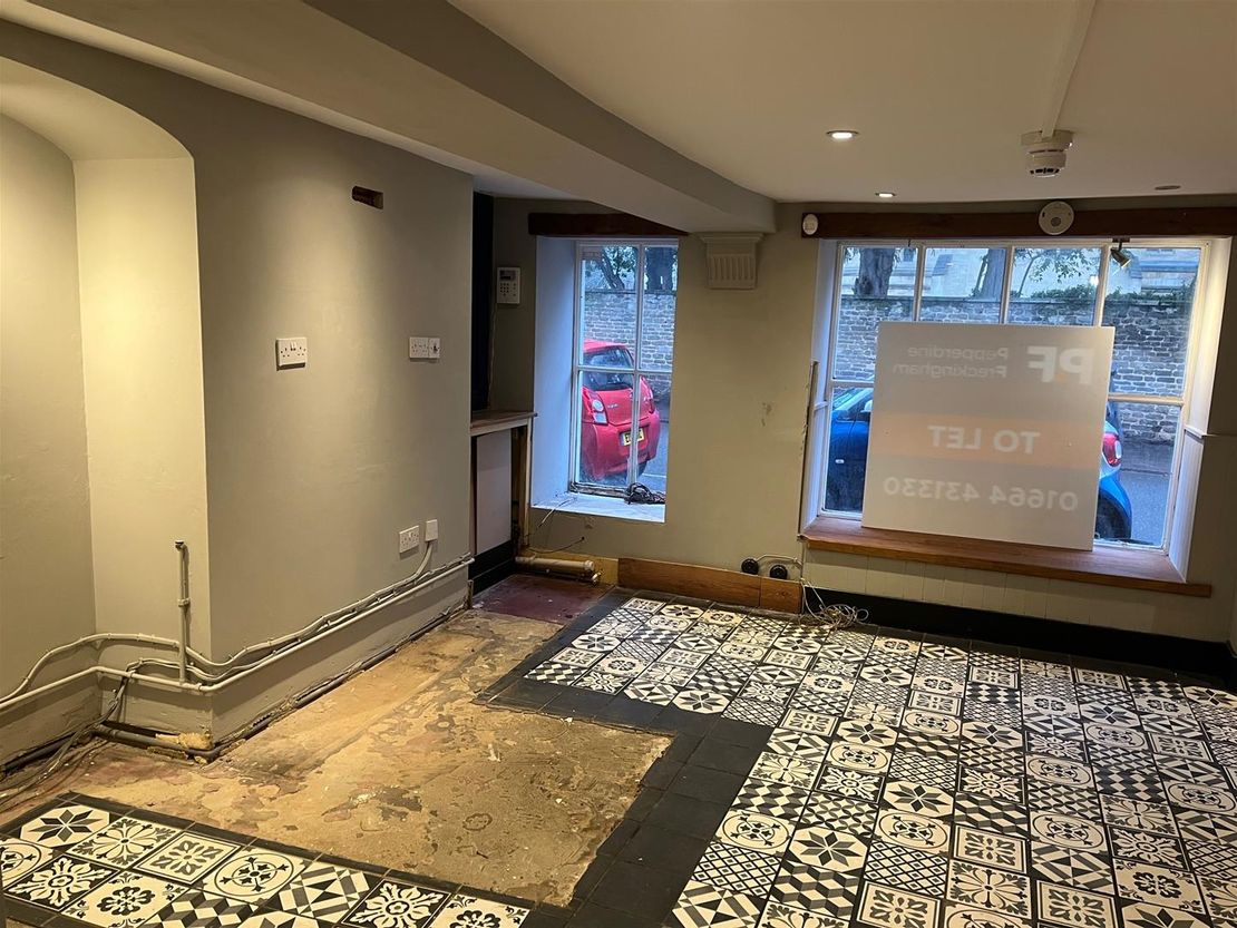 Class E retail in Church Street, Oakham LE15 6AA